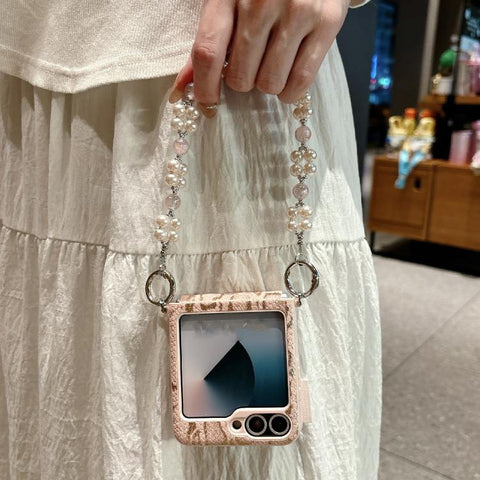 Scale Texture Side Buckle Shockproof Phone Case with Bracelet, For Samsung Galaxy Z Flip7 FE / 6, For Samsung Galaxy Z Flip7 5G, For Samsung Galaxy Z Flip5