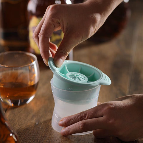 Home Spherical Ice Lattice Whisky Wine Ice Cube Maker Silicone Trays Mold with Cover