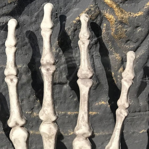 One Pair Halloween Skeleton Hands Haunted House Decoration Props, Size: 15.5 x 10cm, Skeleton Hands