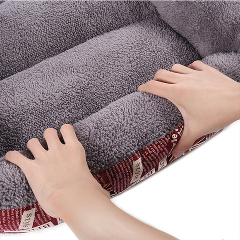 Animal Grain Four Seasons Genuine Warm Pet Dog Kennel Mat, Size: M, 54×42×12cm, Size: M, 54×42×12cm