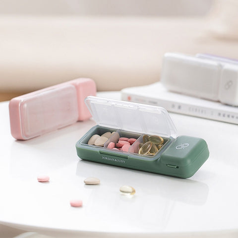 TR017 Portable Medicine Cutter Portable Mini 7 Days Sealed Separate Medicine Box, Green, Purple, White, Pink
