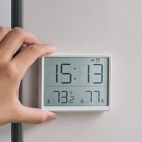 8218 Thin and Light Magnetic Wall-mounted LCD Temperature Electronic Digital Clock